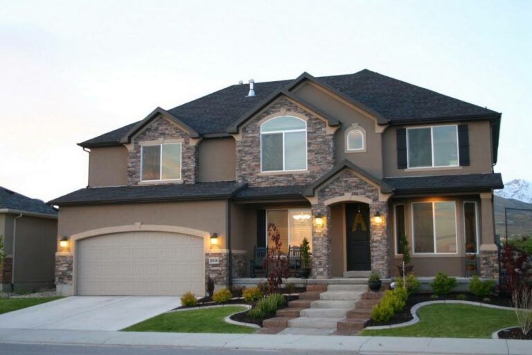Roofers Calgary. Calgary Roofing and Exterior Renovations Company.